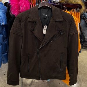 I’m selling it cause it s too big for me